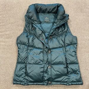 Women's Puffer Vest Medium Emerald Green Quilted Down full zip w/snaps